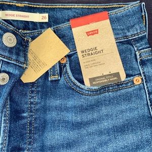 Womens Levi’s wedgie straight leg jeans 26x28 NWT